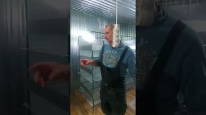 Новые клетки для бройлера готовы.