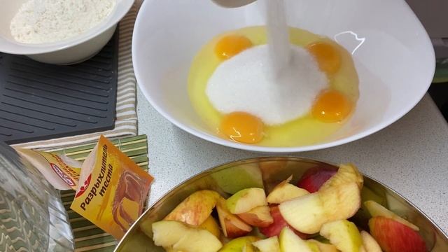 Шарлотка Простая Вкусная Быстрая смотреть онлайн