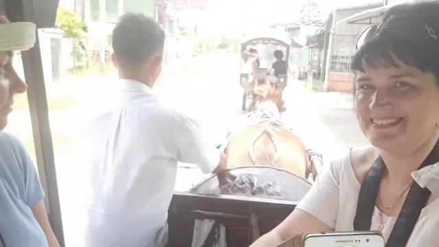 Скачки!!😁😁😁 Прогулка по деревушке (где-то под Сайгоном) смотреть онлайн