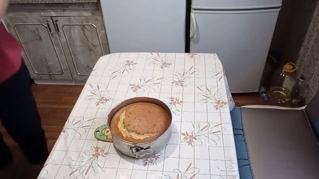 Заработалась, пришлось печь манник. смотреть онлайн