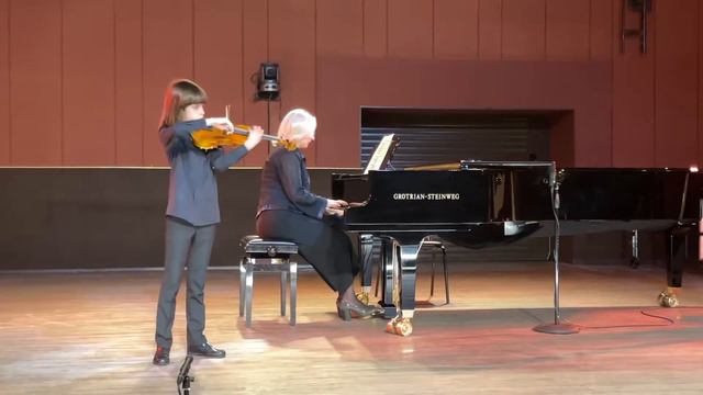 N.Paganini «Cantabile» смотреть онлайн