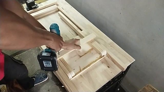 DIYเก้าอี้พับได้ ทำเก้าอี้พับมีพนักพิงหลัง แบบง่ายๆ จากไม้พาเลท |นายเบิ้ม DIY смотреть онлайн