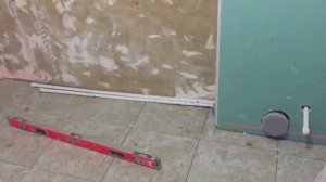 укладка плитки под лазерный уровень