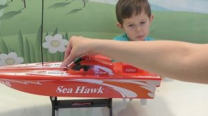 Скоростной катер на радиоуправлении:распаковываем и тестируем на озере/testing r/c boat