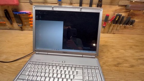 Dell Inspiron 1720 Laptop Computer Upgraded to Windows 10 in 2023! Windows 10 on Old Laptop!