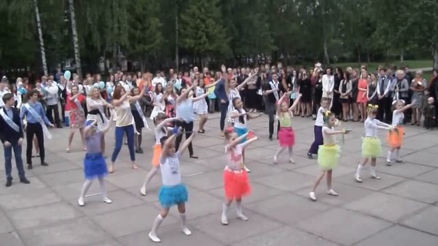 Флешмоб. Последний звонок. Сш № 18 г. Могилёва. 30.05.15. смотреть онлайн