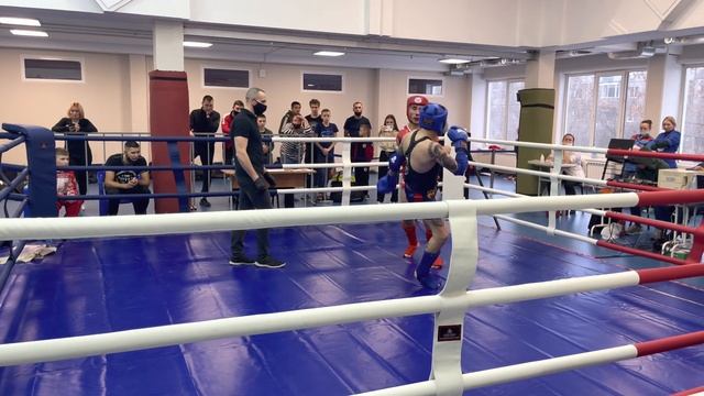 Мехрабов Амирхан (красный угол) в финале (3-ий раунд) смотреть онлайн