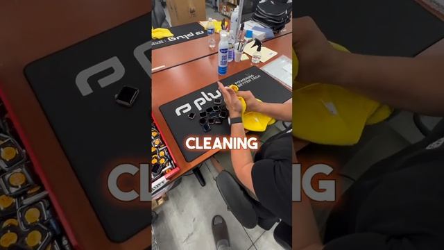 Crazy Find: 3 Boxes Full of Apple Watches смотреть онлайн