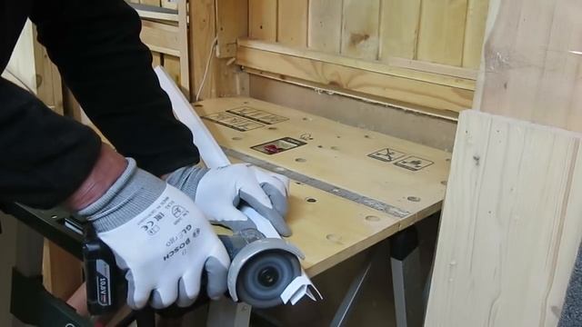 Безопасная резка дерева болгаркой (УШМ). И не только дерева. GWS 12V-76 & Carbide Multi Wheel. смотреть онлайн