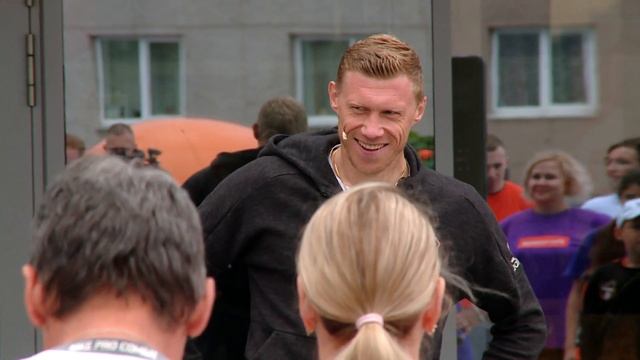 Зарядись с чемпионом: футболист Павел Погребняк смотреть онлайн