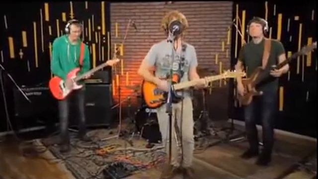 Акулы на прогулке - Негативы (Live@A-One) смотреть онлайн