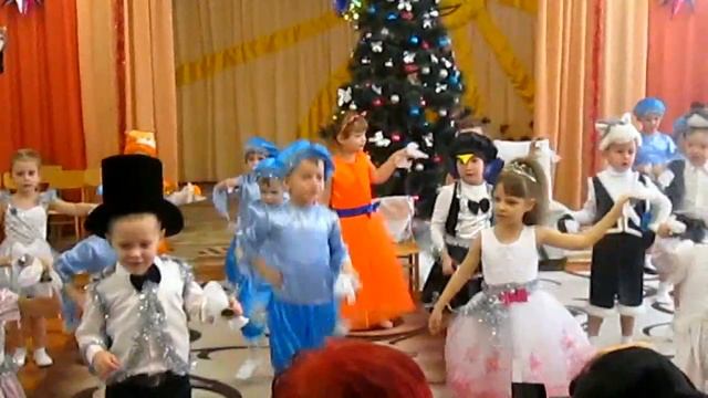 VasilisaLisa.Новогодний утреник в детском саду смотреть онлайн