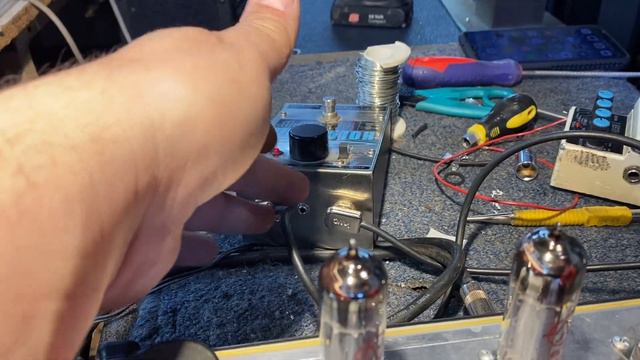 Uno cortito de loops de efectos смотреть онлайн