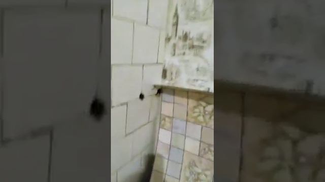 Клеим панели ПВХ на старую плитку. смотреть онлайн