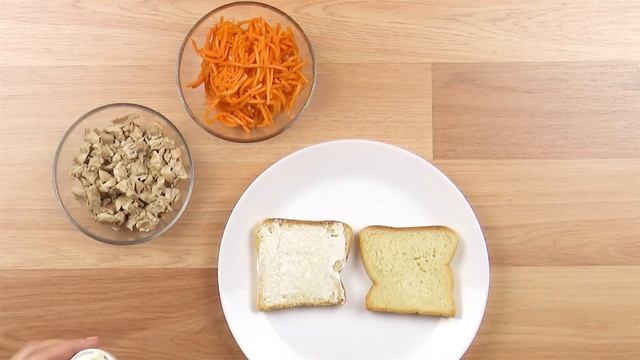 ГОРЯЧИЕ БУТЕРБРОДЫ с курицей и корейской морковью в мультипекаре / Вкусный завтрак / FoodLove