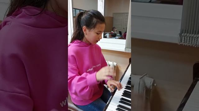 Сольфеджио. №323 без игры из сб.Калм. и Фр. Тюкова Милана 4кл. смотреть онлайн