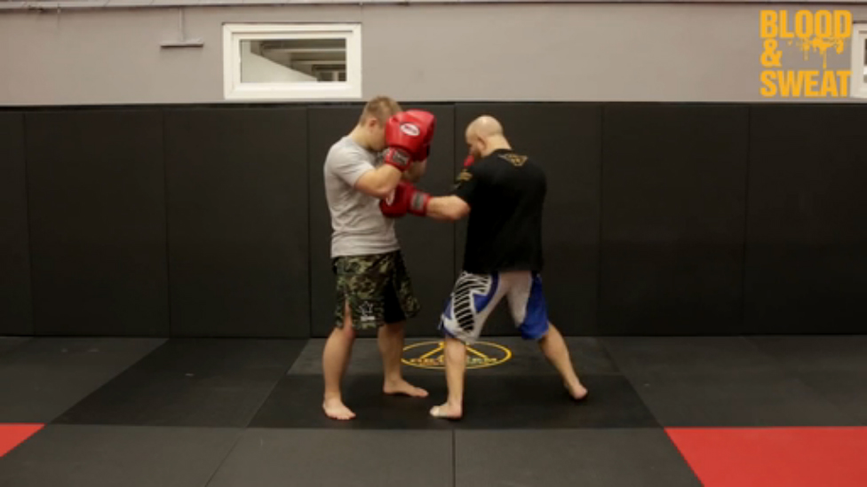 Бокс. Передние апперкоты по корпусу. Boxing. Front hand s uppercut to the body. смотреть онлайн