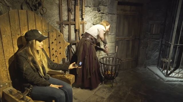 Horror-Fahrt mit Jenefer!!! Wer hat mehr Angst im Berlin Dungeon смотреть онлайн