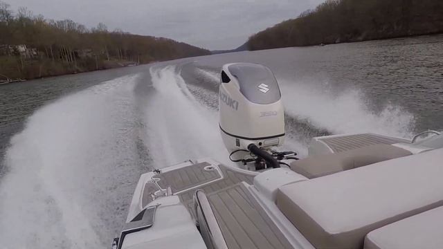 Suzuki DF350A on Crownline E285XS Driving Around смотреть онлайн
