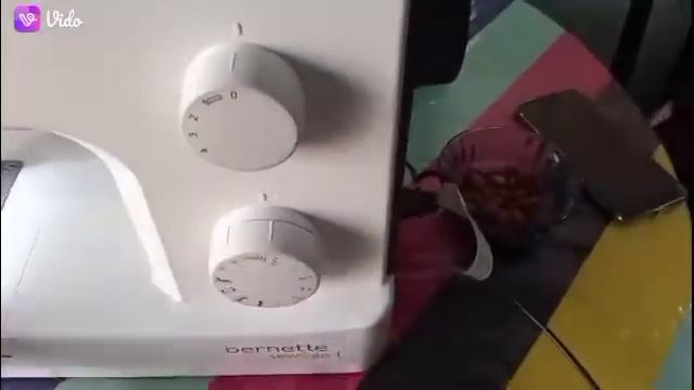 How to sew button in bernette machine/ Button kaise lagaya jata hai/sew & go 8 Button fixing . смотреть онлайн