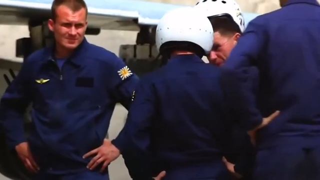 Авиаторам воздушно-космических сил Российской Федерации посвящается смотреть онлайн