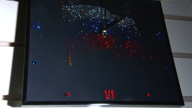Часы "Символ страны" Swarovski смотреть онлайн
