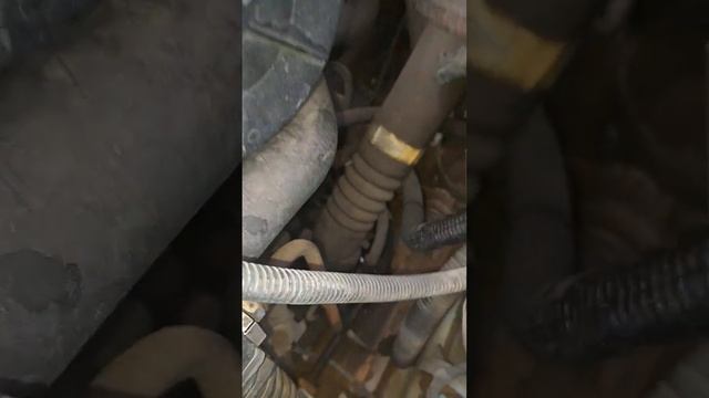 EGR valve location on 2001 Chevy Express 3500 5.7 1 ton смотреть онлайн