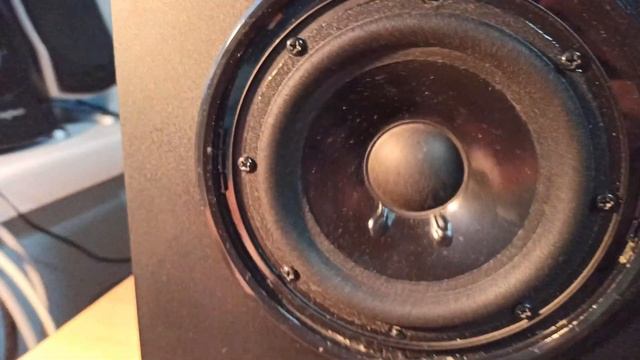 Logitech x-230 BASS TEST смотреть онлайн