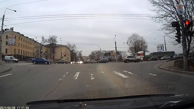 Чайник выехал в город, спутник руководит неправильно. смотреть онлайн