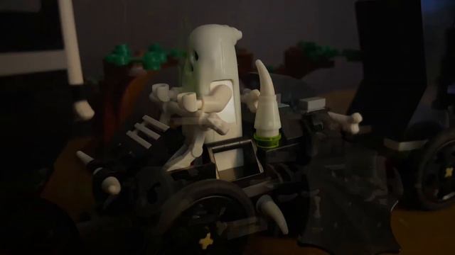 LEGO Monster Fighters - Monsters and Moonstones смотреть онлайн