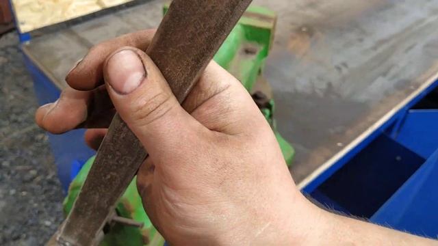 ВЕРСТАК ДЛЯ СТО с тисками и точильным станком! смотреть онлайн