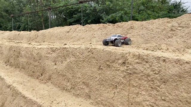Tygatec Supersonic RC Car vs Wltoys a979 B RC Car | Remote Control Car | RC Car смотреть онлайн