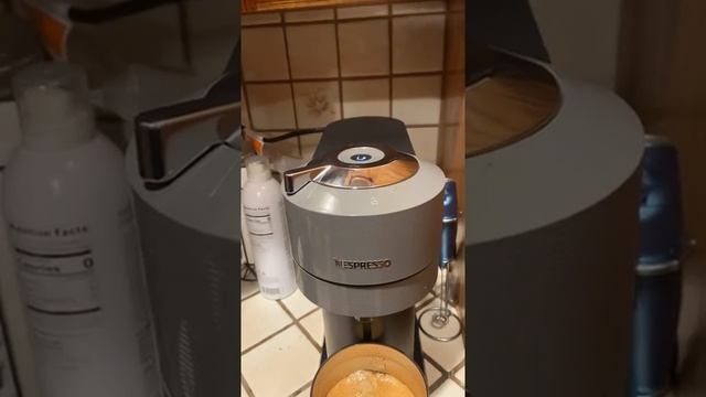 Nespresso Vertuo Next orange blinking light смотреть онлайн