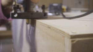 Закрытый стеллаж из фанеры своими руками. Быстро и просто. Хранение инструмента.