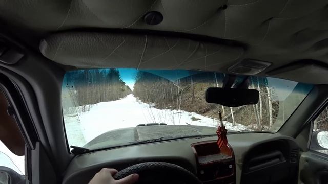 МЕДВЕДЬ ПРИШЁЛ! ПРОВЕРКА ПРИВАД. Добыли глухаря неожиданно! Живём в таёжной избе. смотреть онлайн