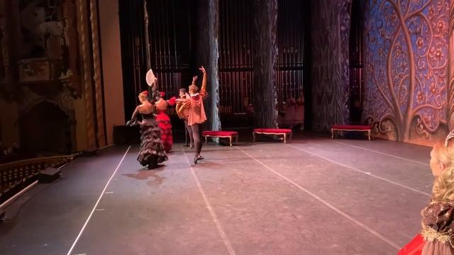 Spanish Dance / Swan Lake / Tchaikovsky / Испанский танец / Лебединое озеро / Чайковский смотреть онлайн