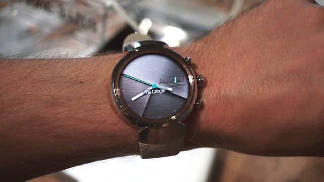 Asus Zenwatch 3 : Prise en main смотреть онлайн