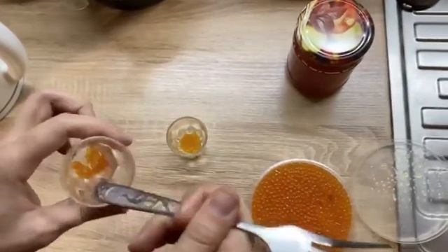Как отличить настоящую красную икру от ненастоящей? смотреть онлайн