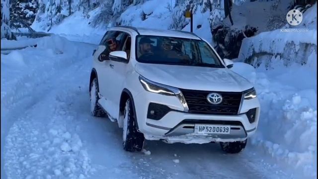 Toyota Fortuner 2022 #SnowDrive #Snowfall Toyota Fortuner 2022 Snow Drive смотреть онлайн