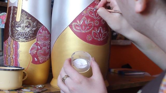 Роспись 30-ти местной матрешки (Painting 30 local dolls) смотреть онлайн