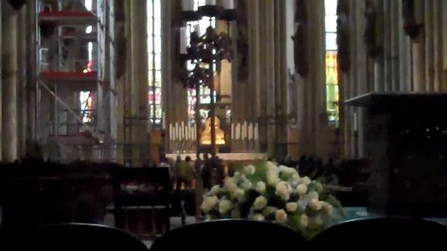 Wir fahren mit der Bahn nach Köln und besuchen den Kölner Dom смотреть онлайн