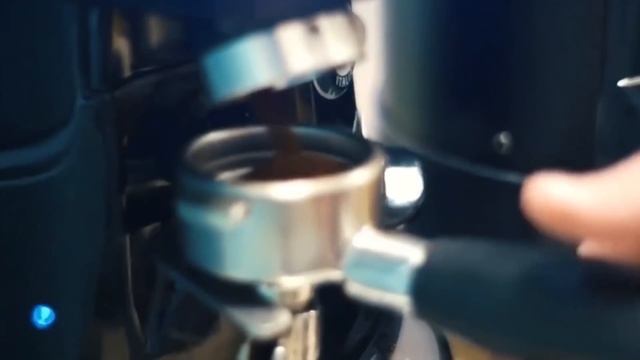 САМАЯ КРАСИВАЯ КОФЕЙНЯ ЕВРОПЫ! Как открыть лучшую кофейню по популярной франшизе Crema Caffe смотреть онлайн