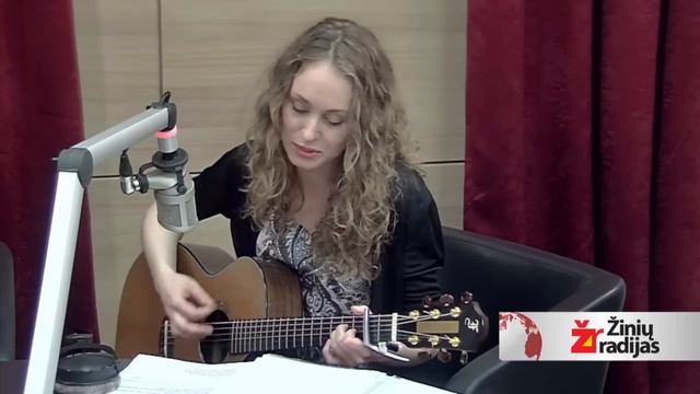 Justė Kazakevičiūtė atlieka Vytauto Kernagio dainą „Išeinu" смотреть онлайн