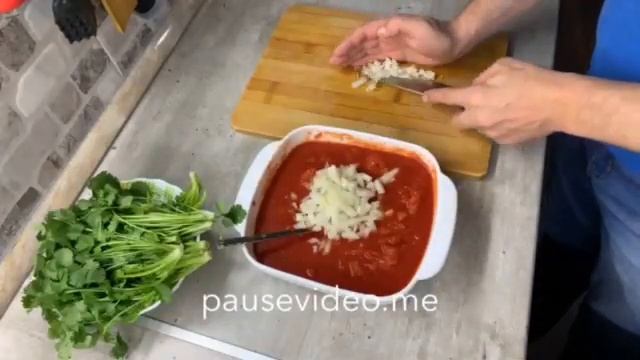 Салат из очищенных маринованных помидоров смотреть онлайн