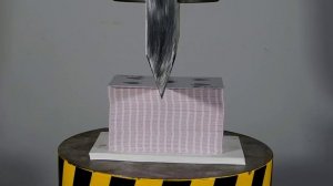 100-Тонный нож против пластиковых карт