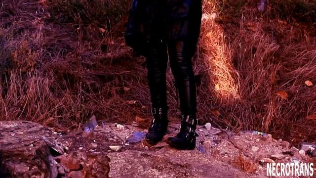 АВТОРСКАЯ МАСКА ПРОТИВОГАЗА ⚙-1 СО СЛАБЫМИ ФИЛЬТРАМИ + ЧЕРНЫЙ ПЛАЩ ДОЖДЕВИК + ЧЕРНЫЕ КОЖАНЫЕ ЛОСИНЫ смотреть онлайн