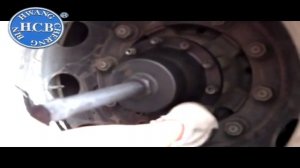 B1126 и A1444 Грузовики SCANIA (310/320). Извлечение оси ступицы заднего колеса.