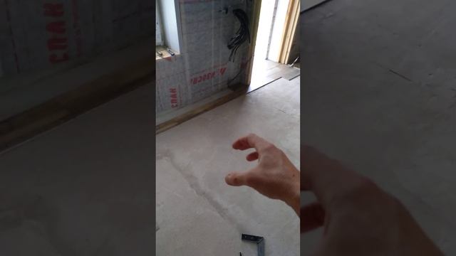 Подготовка к укладке напольной плитки безотходным методом в срубе. Расшир версия смотреть онлайн