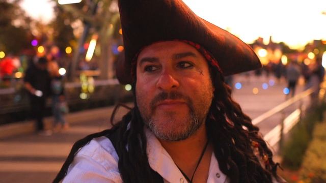 Disneyland's Halloween Party! 2021 Pirate Family! P.1/2 смотреть онлайн