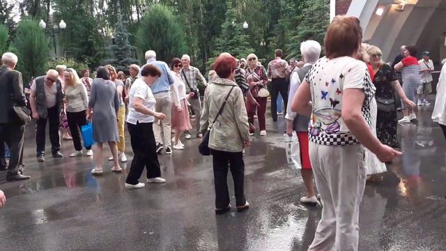ТИ КАЗАЛА В ПОНЕДIЛОК! ТАНЦЫ В ПАРКЕ ГОРЬКОГО ХАРЬКОВ 2021 смотреть онлайн